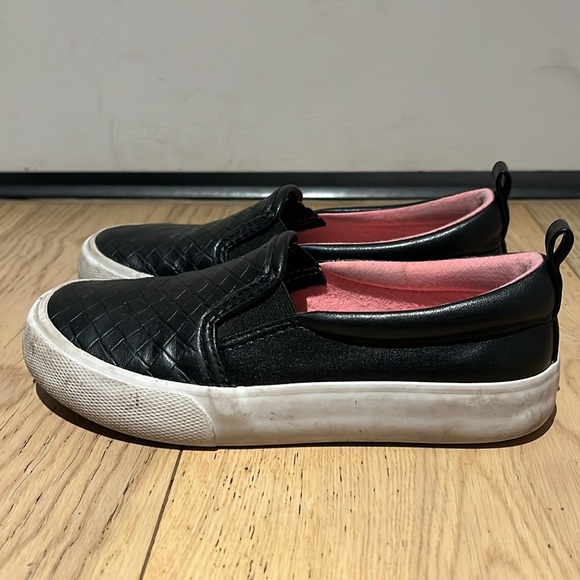 Cat & Jack Girls’ Black Slip-On Sneakers (Size: 13) - Picture 5 of 8